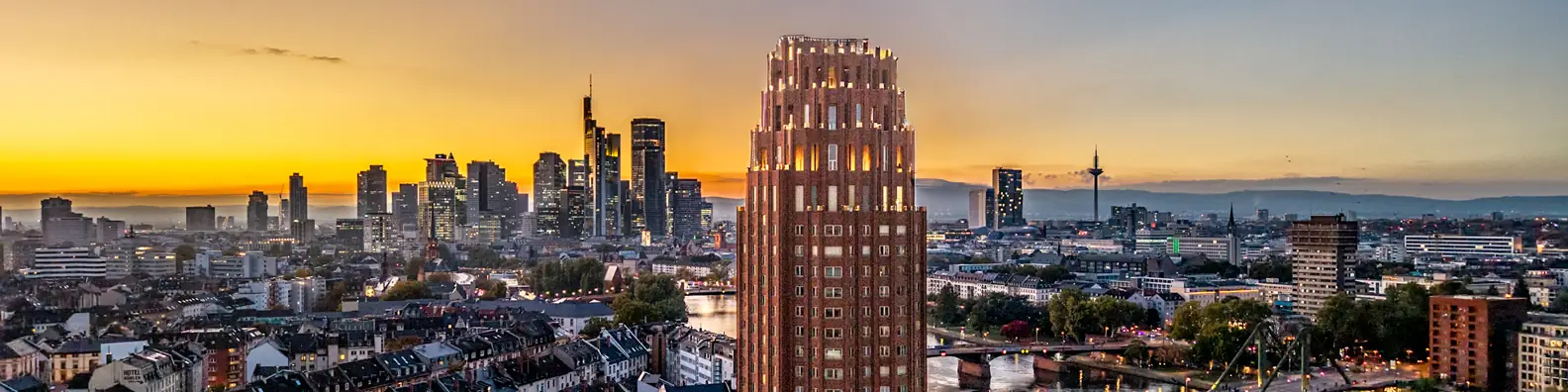 Isoletta |Main Plaza